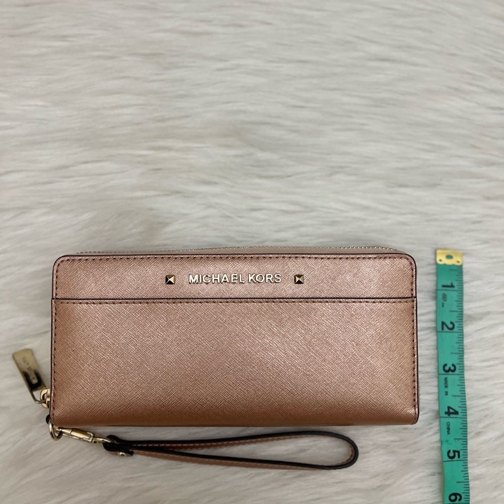 MICHAEL KORS - ROSE GOLD LEATHER LONG ZIP WALLET - Picture 11 of 12